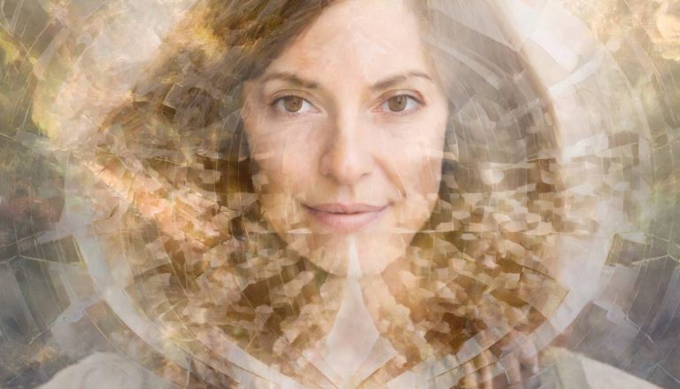 AI Coach Apps Pros Cons Happy Woman